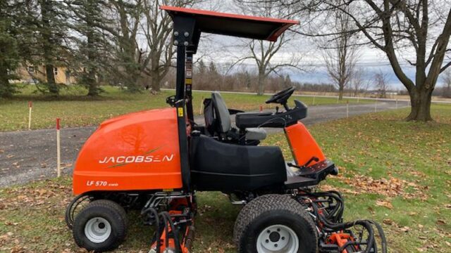 2013-Jacobsen-LF570-Diesel-4WD-Fairway-Mower-3-800×600-1
