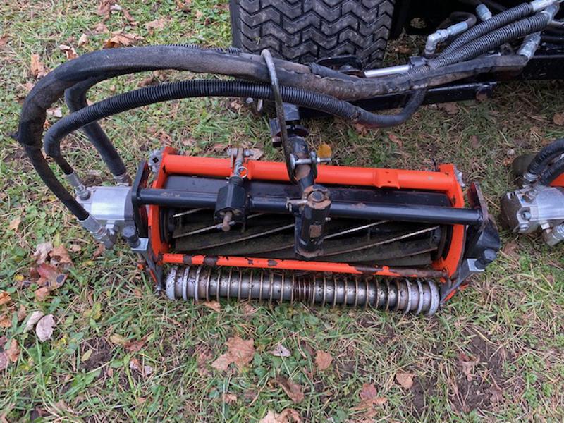 2013-Jacobsen-LF570-Diesel-4WD-Fairway-Mower-5-800×600-1