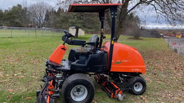 2013-Jacobsen-LF570-Diesel-4WD-Fairway-Mower-7-800×600-1