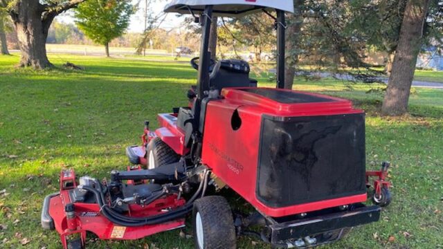 2013-Toro-Groundsmaster-4000-Diesel-4WD-Wide-Area-Mower-7-800×600-1