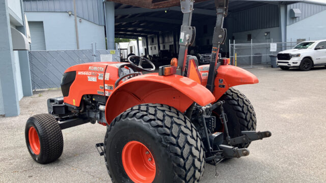 2021_Kubota_M5660SU_Tractor_statewideturf_500M-041-4