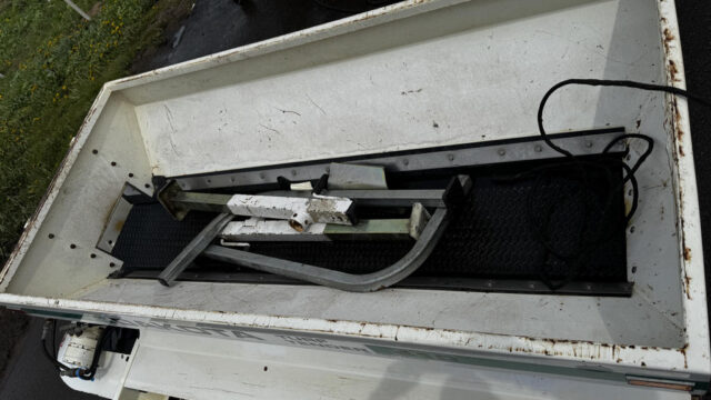 Dakota-410-Turf-Tender-Utility-Vehicle-Mounted-Top-Dresser-7-1024×768-1