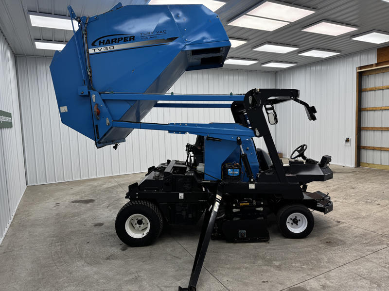 Harper-TV30-Turf-Vacuum-Sweeper-12-800×600-1