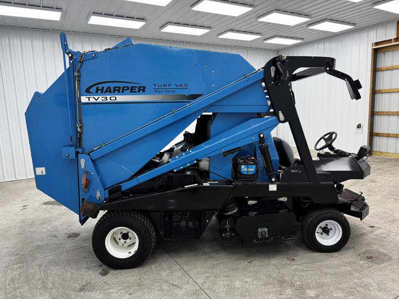 Harper-TV30-Turf-Vacuum-Sweeper-7-800×600-1