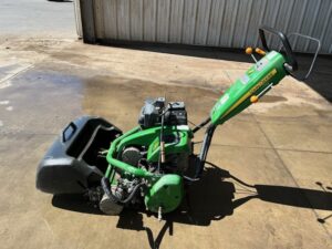 STOCK #59753 220 John Deere 220E