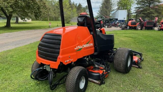Jacobsen-AR522-Diesel-4WD-Contouring-Mower-4-800×600-1-1