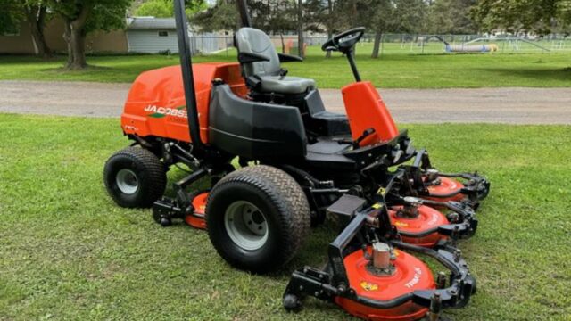 Jacobsen-AR522-Diesel-4WD-Contouring-Mower-5-800×600-1-1