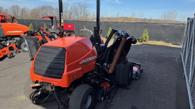 Jacobsen-AR722-Diesel-4WD-Contour-Rotary-Mower-2-800×600-1