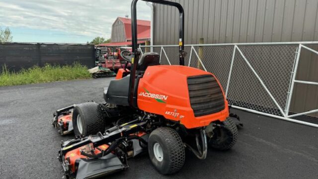 Jacobsen-AR722-Diesel-4WD-Contour-Rotary-Mower-3-800×600-1-1