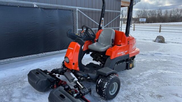 Jacobsen-Eclipse-322-Hydraulic-Free-3WD-Diesel-Riding-Greens-Mower-2-1024×768-1