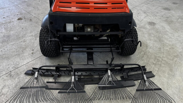Jacobsen-Groom-Master-II-Diesel-3WD-Bunker-and-Field-Rake-3-800×600-1