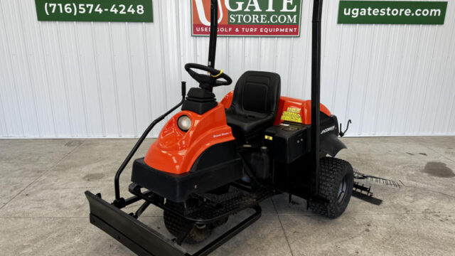 Jacobsen-Groom-Master-II-Diesel-3WD-Bunker-and-Field-Rake-5-800×600-1