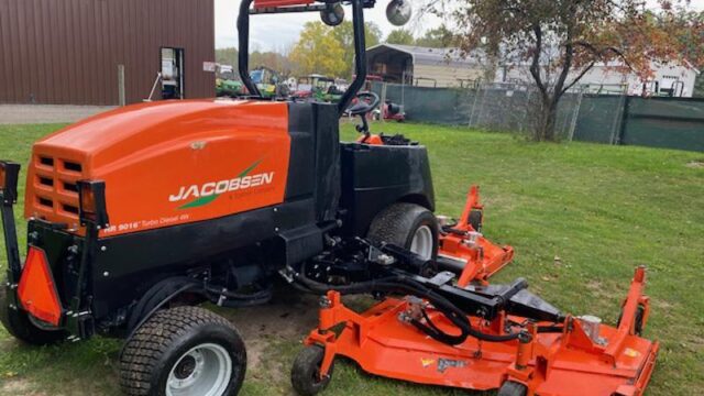 Jacobsen-HR9016-Turbo-Diesel-4WD-Wide-Area-Mower-2-800×600-1-1