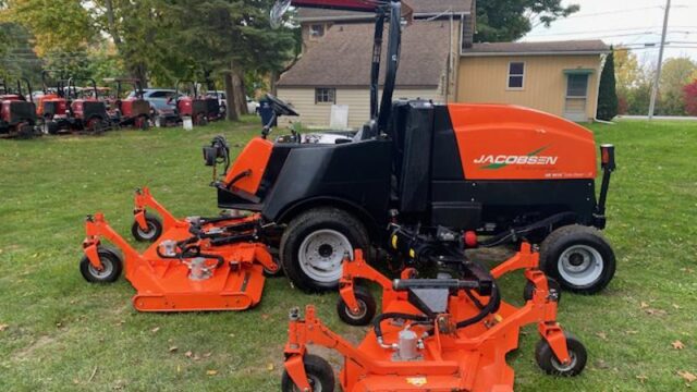 Jacobsen-HR9016-Turbo-Diesel-4WD-Wide-Area-Mower-5-800×600-1-1