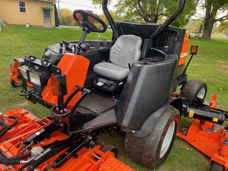 Jacobsen-HR9016-Turbo-Diesel-4WD-Wide-Area-Mower-6-800×600-1-1