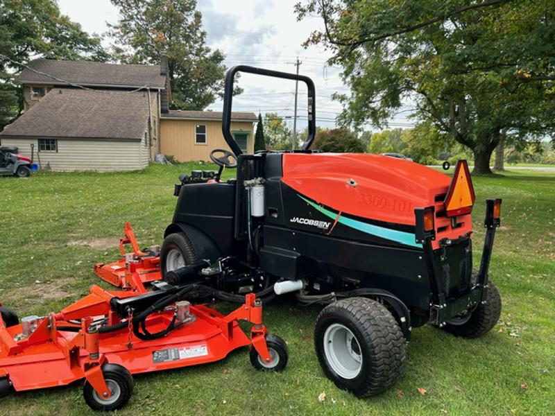 Jacobsen-HR9016-Turbo-Diesel-4WD-Wide-Area-Mower-6-800×600-1