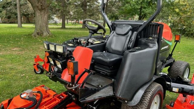 Jacobsen-HR9016-Turbo-Diesel-4WD-Wide-Area-Mower-8-800×600-1