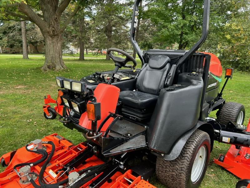 Jacobsen-HR9016-Turbo-Diesel-4WD-Wide-Area-Mower-8-800×600-1