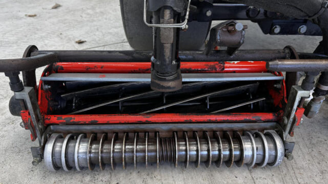 Jacobsen-LF-1880-Diesel-4WD-Fairway-Mower-1-800×600-1