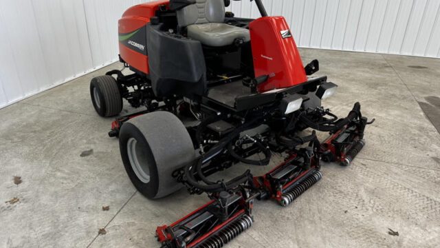 Jacobsen-LF-1880-Diesel-4WD-Fairway-Mower-3-800×600-1