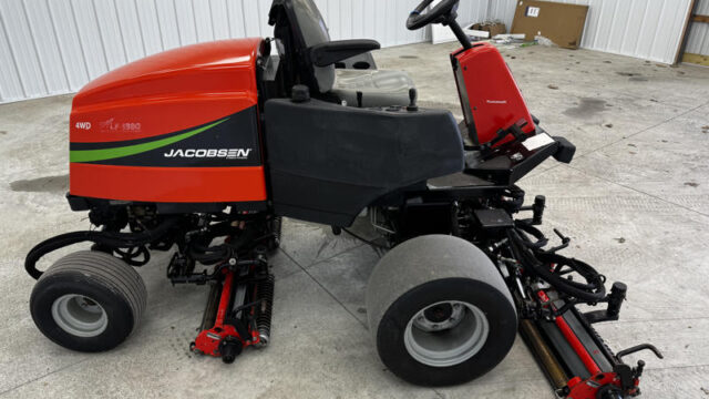 Jacobsen-LF-1880-Diesel-4WD-Fairway-Mower-4-800×600-1