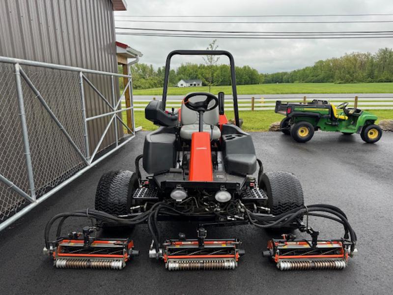 Jacobsen-LF-550-Diesel-2WD-Fairway-Mower-1-800×600-1