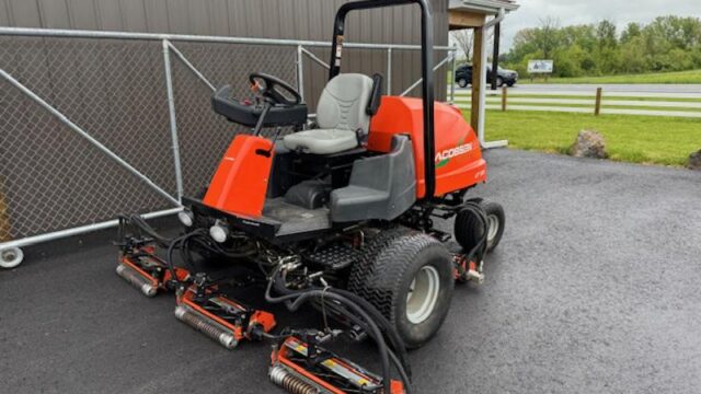 Jacobsen-LF-550-Diesel-2WD-Fairway-Mower-2-800×600-1