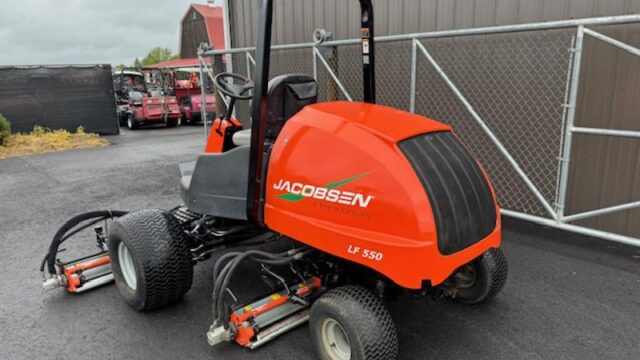 Jacobsen-LF-550-Diesel-2WD-Fairway-Mower-4-800×600-1