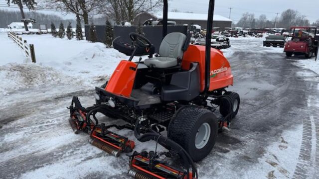 Jacobsen-LF-550-Diesel-4WD-Fairway-Mower-1-800×600-1-1