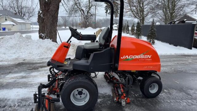 Jacobsen-LF-550-Diesel-4WD-Fairway-Mower-2-800×600-1-1
