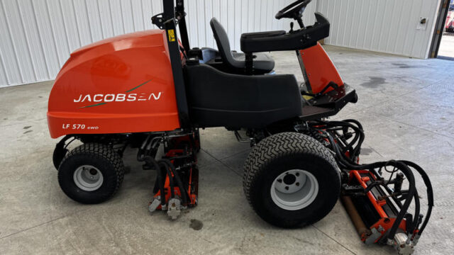 Jacobsen-LF-550-Diesel-4WD-Fairway-Mower-3-800×600-1