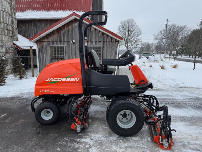 Jacobsen-LF-550-Diesel-4WD-Fairway-Mower-4-800×600-1-1