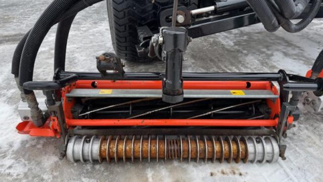 Jacobsen-LF-550-Diesel-4WD-Fairway-Mower-5-800×600-1-1