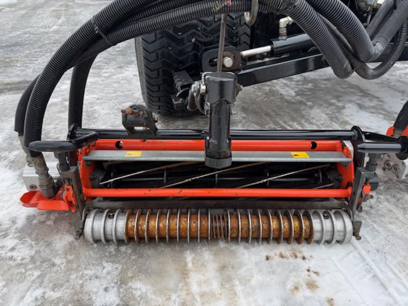 Jacobsen-LF-550-Diesel-4WD-Fairway-Mower-5-800×600-1-1
