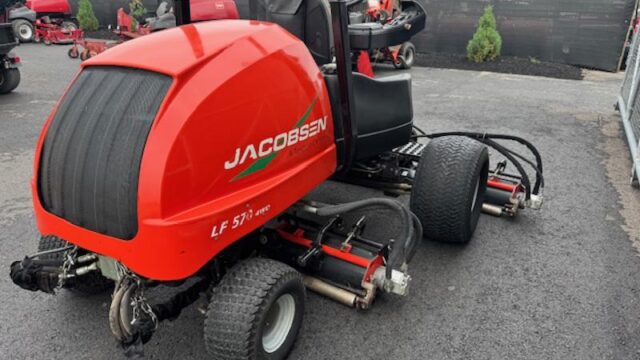 Jacobsen-LF-570-Diesel-4WD-Fairway-Mower-4-800×600-1