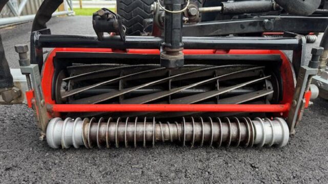 Jacobsen-LF-570-Diesel-4WD-Fairway-Mower-5-800×600-1