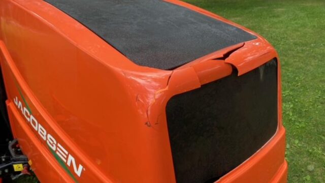 Jacobsen-R311-T-Diesel-4WD-Wide-Area-Mower-3-800×600-1