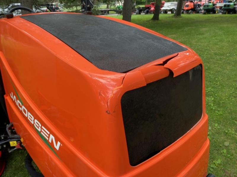 Jacobsen-R311-T-Diesel-4WD-Wide-Area-Mower-3-800×600-1
