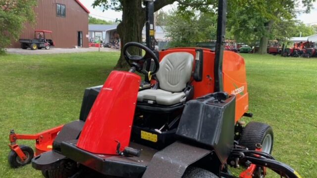Jacobsen-R311-T-Diesel-4WD-Wide-Area-Mower-6-800×600-1