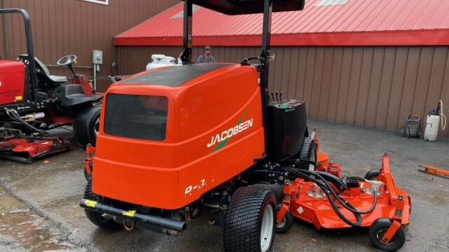 Jacobsen-R311-Turbo-Diesel-4WD-Wide-Area-Mower-5-800×600-1