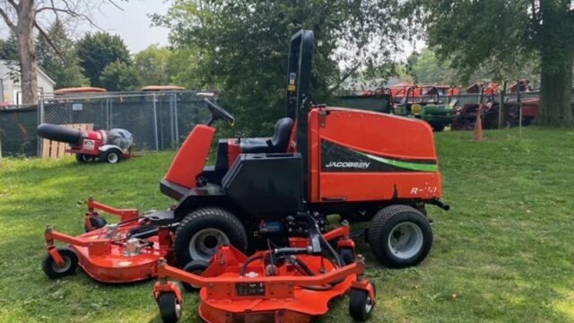 Jacobsen-R311T-Diesel-4WD-Wide-Area-Mower-1-800×600-1-1