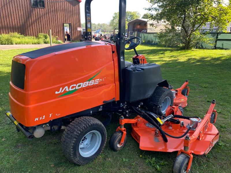 Jacobsen-R311T-Diesel-4WD-Wide-Area-Mower-10-800×600-1-1