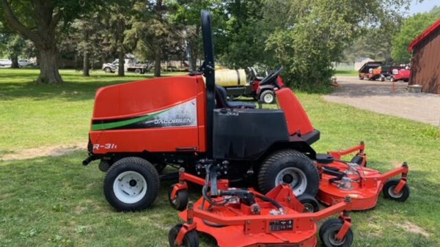 Jacobsen-R311T-Diesel-4WD-Wide-Area-Mower-11-800×600-1-1