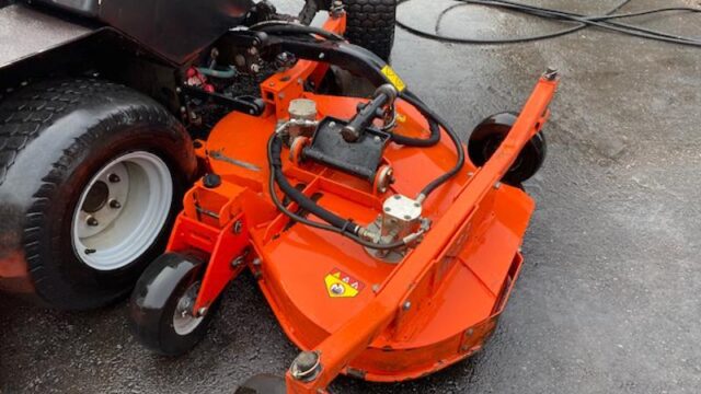 Jacobsen-R311T-Diesel-4WD-Wide-Area-Mower-12-800×600-1