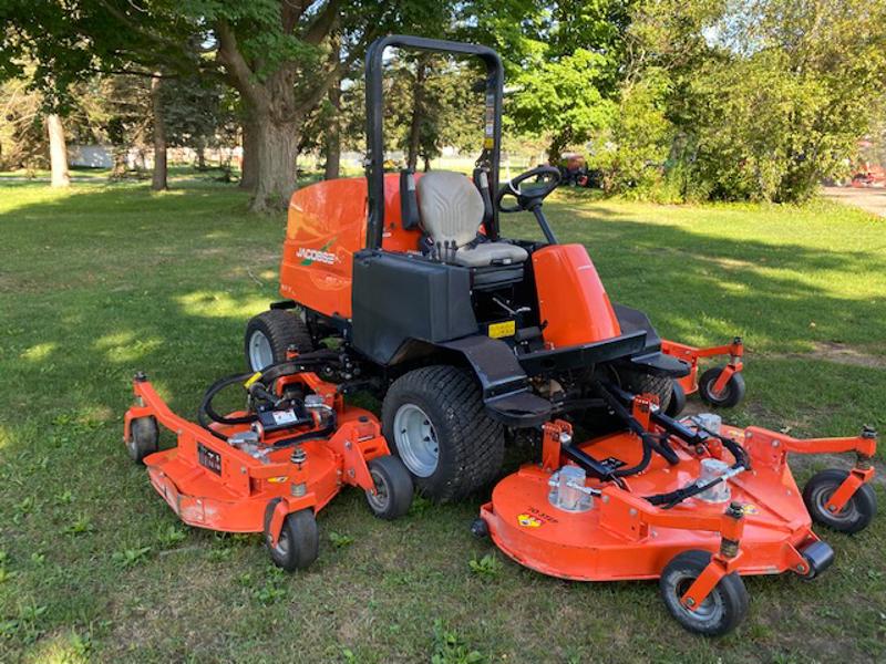 Jacobsen-R311T-Diesel-4WD-Wide-Area-Mower-2-800×600-1-1