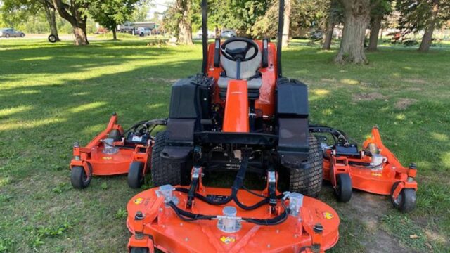 Jacobsen-R311T-Diesel-4WD-Wide-Area-Mower-3-800×600-1-1