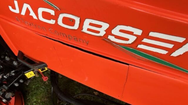 Jacobsen-R311T-Diesel-4WD-Wide-Area-Mower-3-800×600-1-2