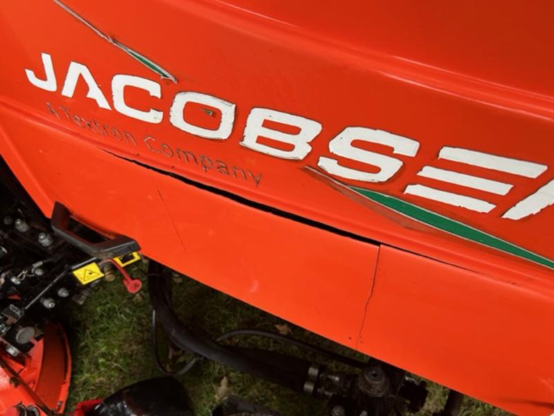 Jacobsen-R311T-Diesel-4WD-Wide-Area-Mower-3-800×600-1-2