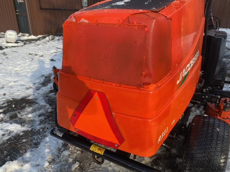 Jacobsen-R311T-Diesel-4WD-Wide-Area-Mower-3-800×600-1