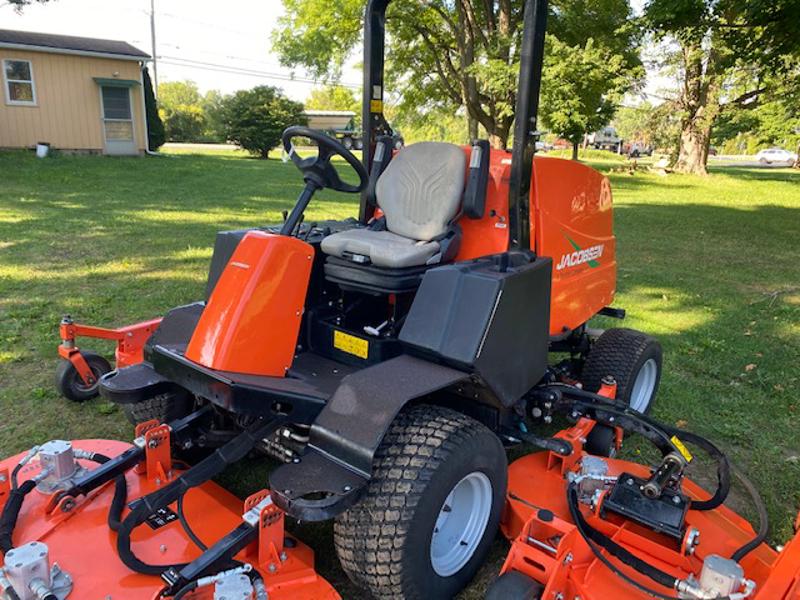 Jacobsen-R311T-Diesel-4WD-Wide-Area-Mower-4-800×600-1-1